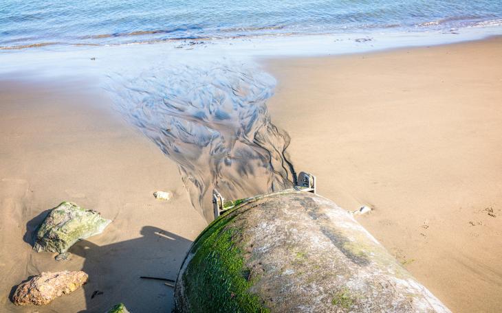 sea and pipes