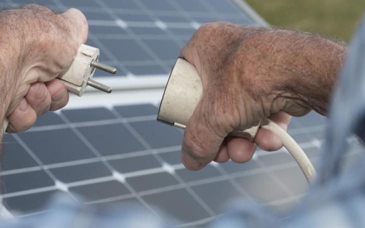 plug in solar panel