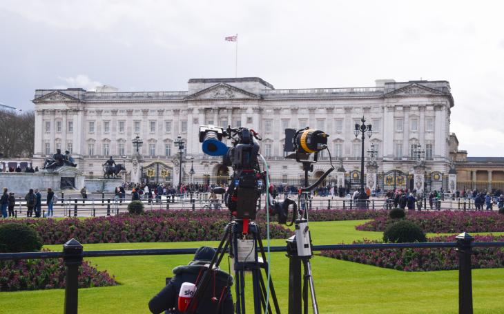 cameras outside Buckingham palace