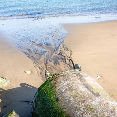 sea and pipes